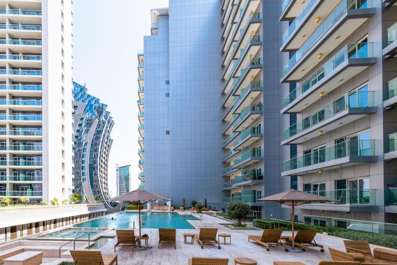 Stunning Studio Near Burj Khalifa ดูไบ ภายนอก รูปภาพ